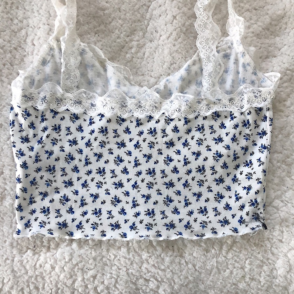 Floral White Lace Crop Top! Size XS! - Picture 2 of 2
